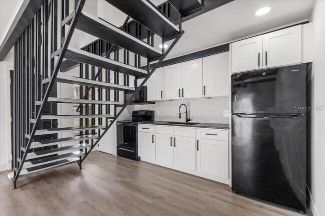 Building Photo - 4414 Overlook Dr