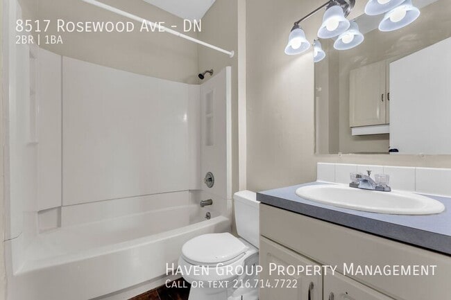 Building Photo - 8517 Rosewood Ave