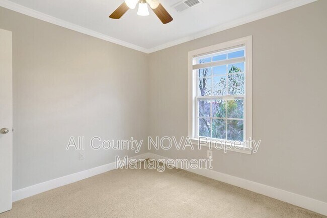 Building Photo - 2093 Laura Mews Pl