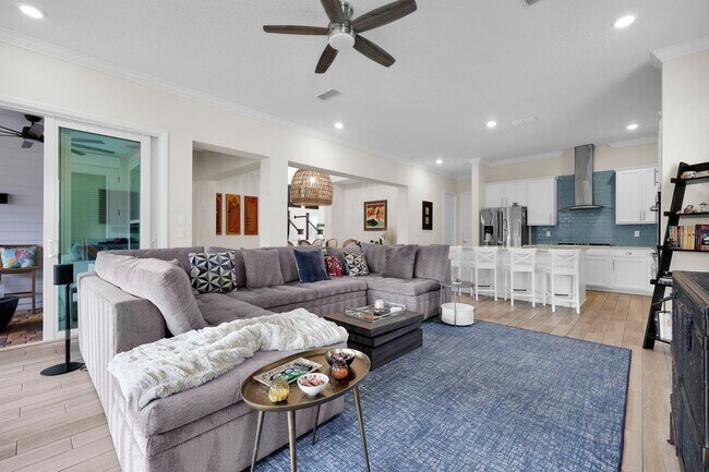 Building Photo - 2839 Montilla Dr