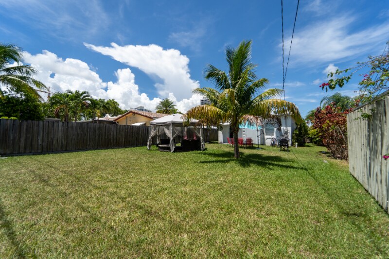 Building Photo - 1650 Jackson St