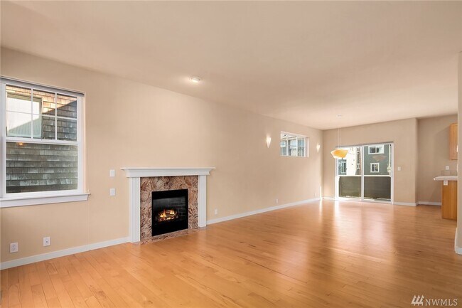 Building Photo - 920 17th Ave