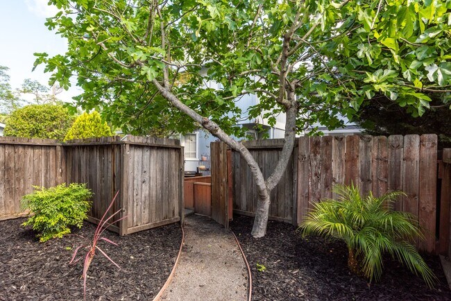 Building Photo - 10 3rd. Street