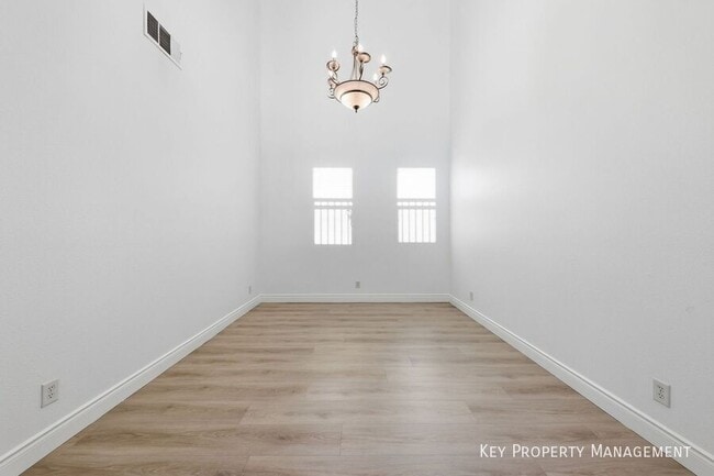 Building Photo - 956 Via Canale Dr