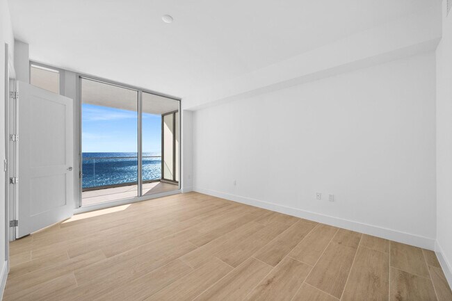 Building Photo - 153 N Seabreeze Blvd