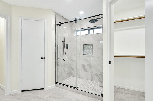 Building Photo - 8726 Wildforest Dr