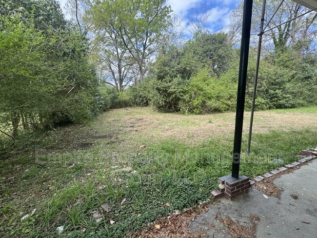 Building Photo - 1313 Campbell St