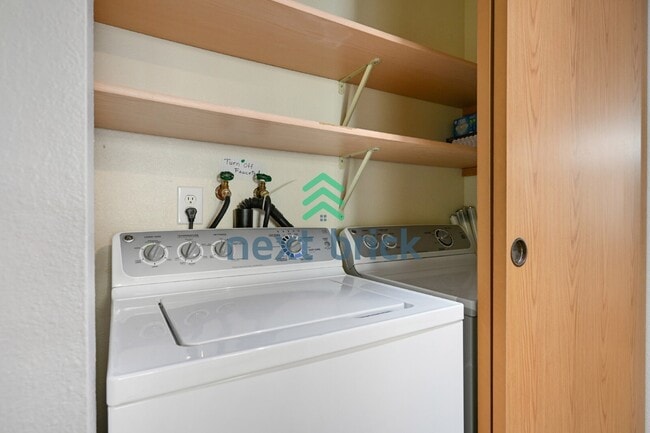 Building Photo - 2 Bedroom, 2 Bathroom Condominium Available for Rent