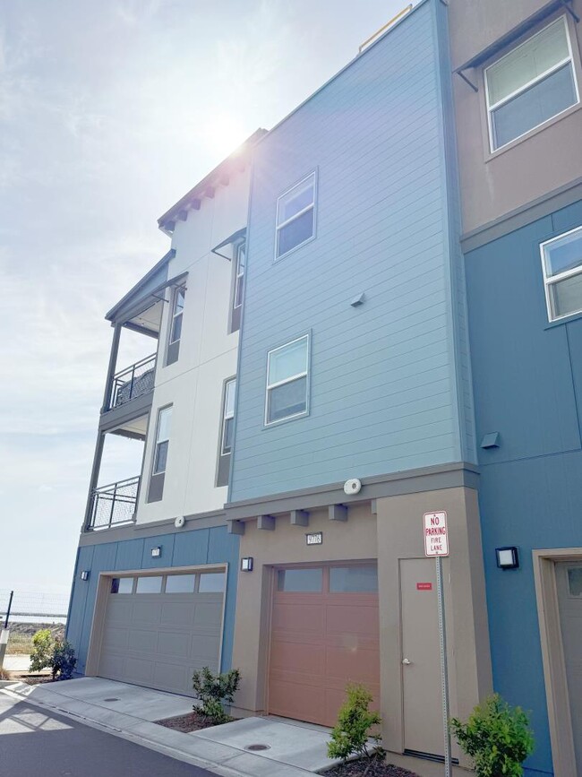 Building Photo - 9776 Seawind Wy