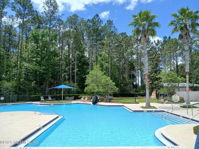 Building Photo - 2135 Thorn Hollow Ct