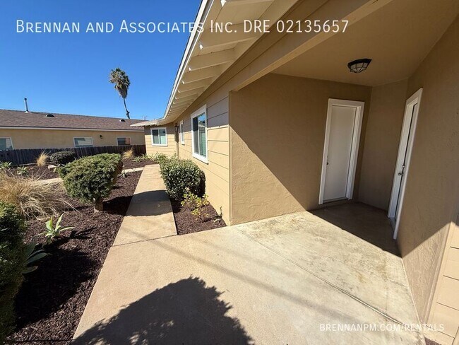 Building Photo - 35 Flower St