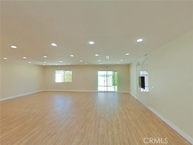 Building Photo - 17633 Nordhoff St