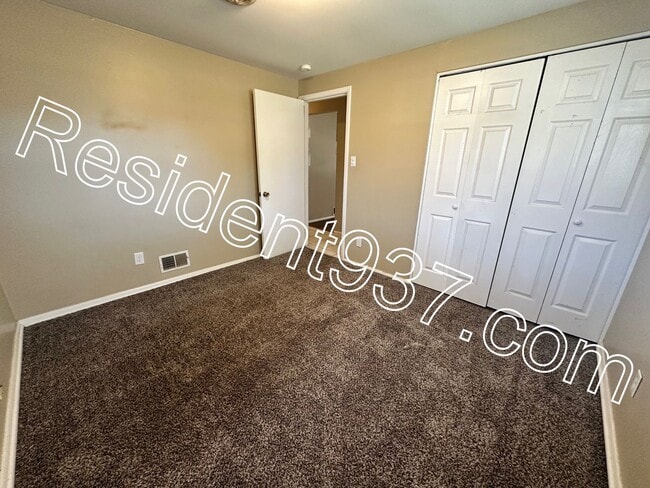 Building Photo - 3 Bed 1 bath home on dead end street