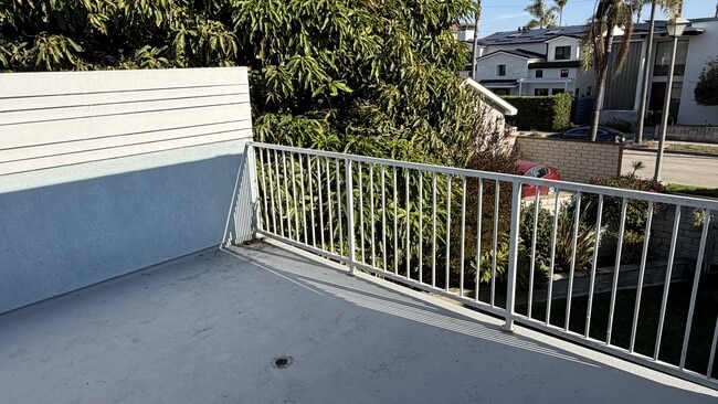 Building Photo - 257 Claremont Ave