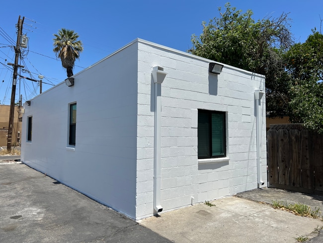 Building Photo - 114 Baker Way