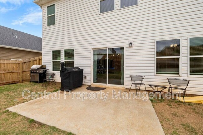 Building Photo - 320 Lavinia Cir