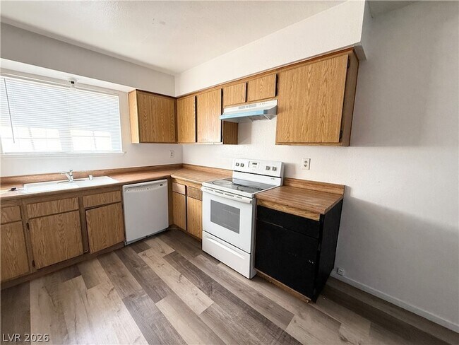 Building Photo - 3417 Civic Center Dr