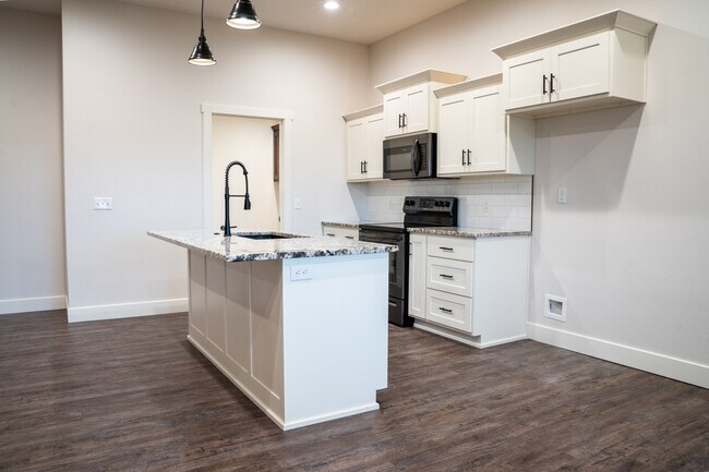 Building Photo - 2382 Athens St