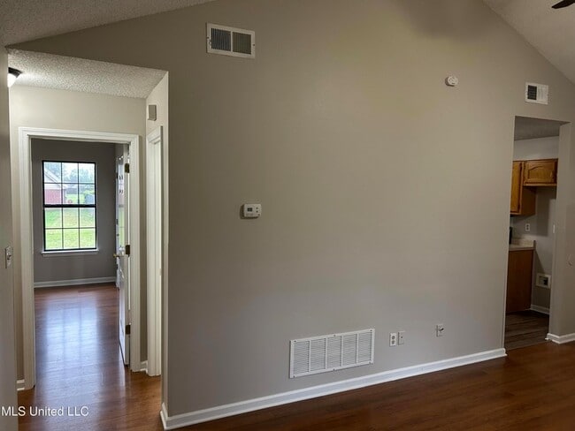 Building Photo - 6589 Pleasant Acres Dr