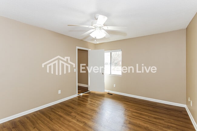 Building Photo - 209 Point S Ln