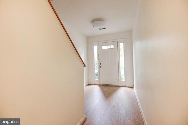 Building Photo - 12050 Edgemere Cir