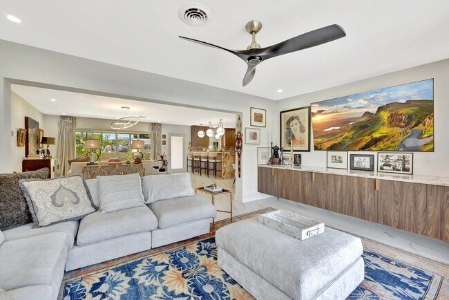 Building Photo - 1981 Coral Gardens Dr