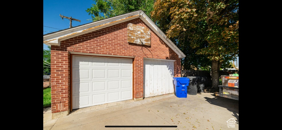 Building Photo - 355 N 400 E