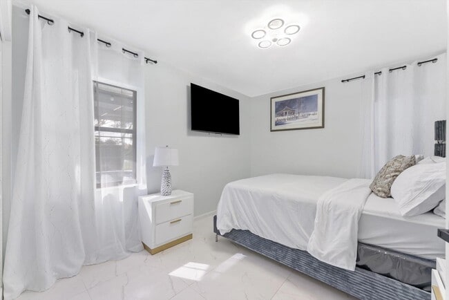 Building Photo - 13947 Geranium Pl