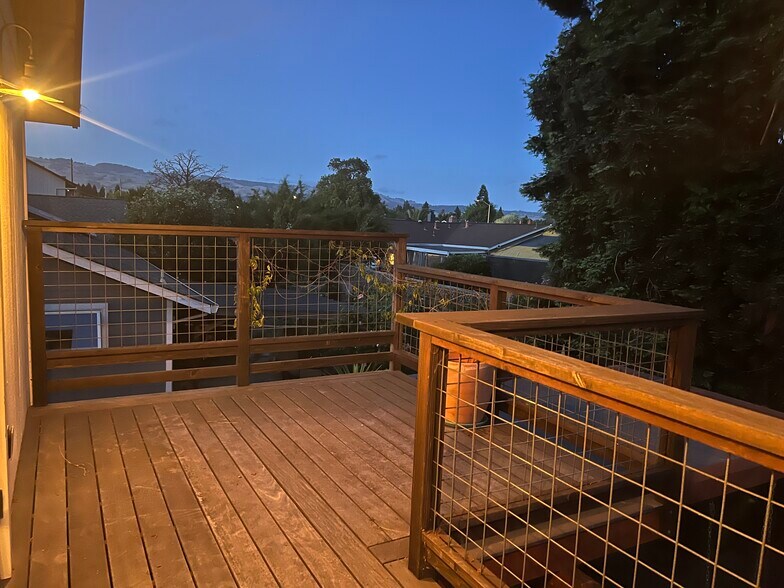 Building Photo - 1512 Tanager Ln