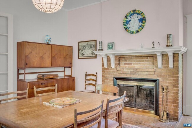 Building Photo - 502 Park Hill