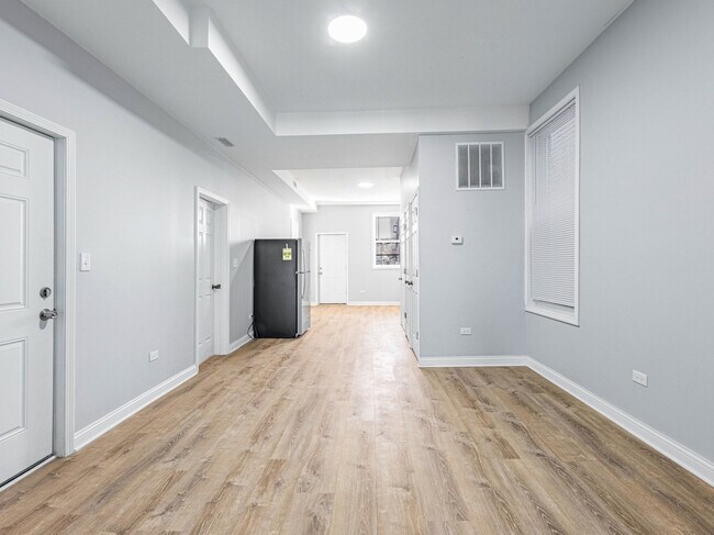 Building Photo - 1621 W Cullerton St