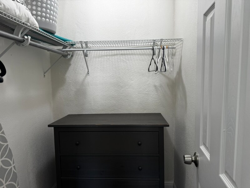 Building Photo - 2120 Kinsington St