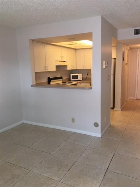 Building Photo - 4525 Poinciana St