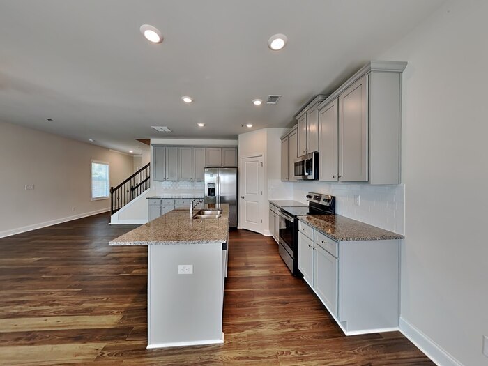 Building Photo - 211 Connie Ct