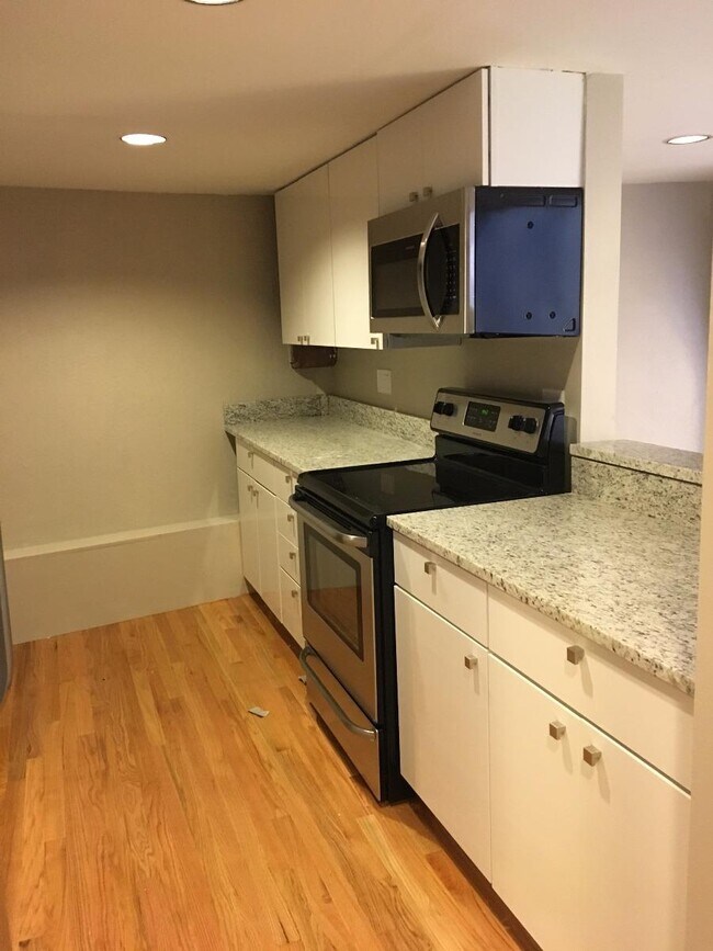 Building Photo - 1.0 bedroom in Somerville Massachusetts 02143