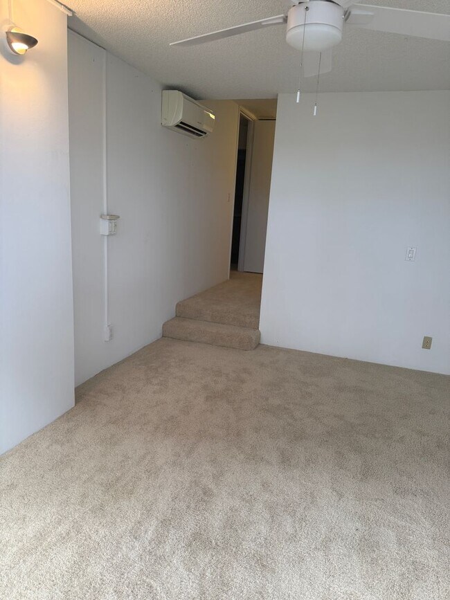 Building Photo - 3138 Waialae Ave