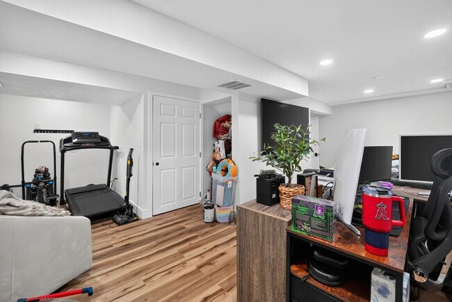 Building Photo - 4830 S Richfield Cir