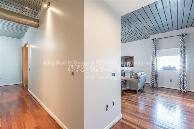 Building Photo - 620 Glen Iris Dr NE