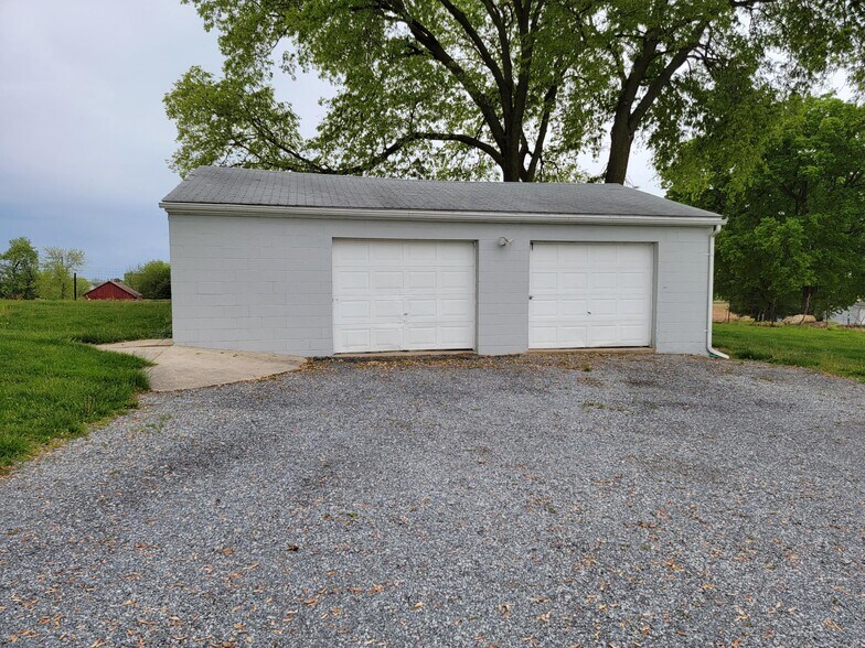 Building Photo - 2415 Donegal Springs Rd