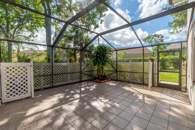 Building Photo - 31 Clinton Ct