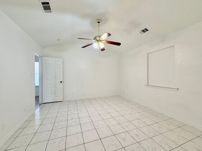 Building Photo - 167 Shelley Ln