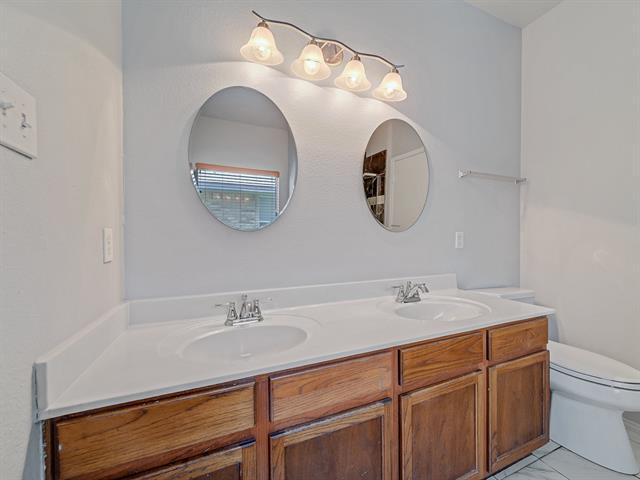 Building Photo - 905 Hems Ln