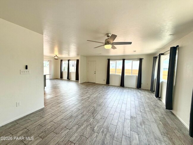 Building Photo - 4558 N Miner Rd