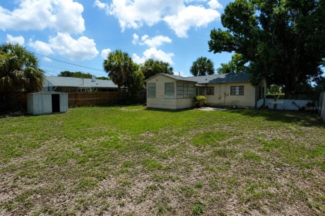 Building Photo - 1108 Winchester Rd N