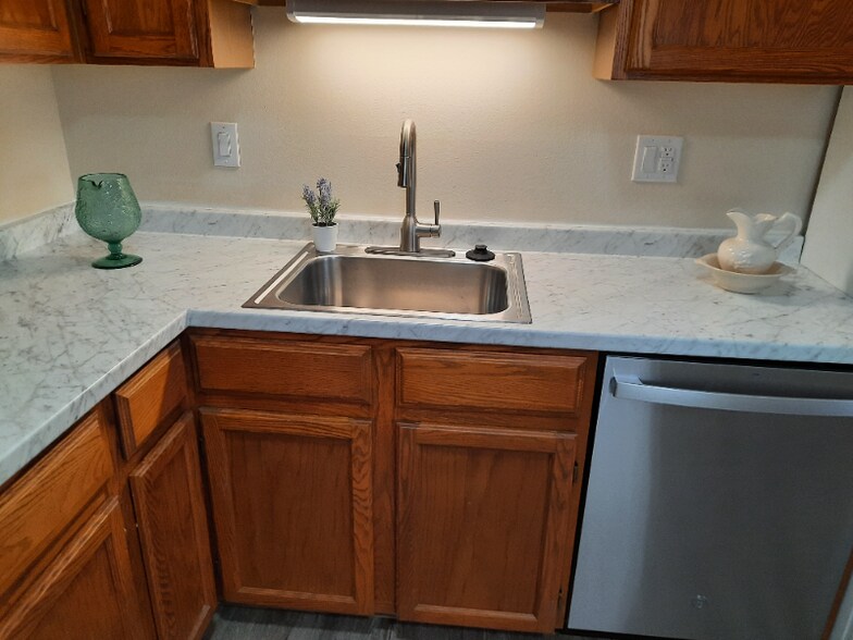 Building Photo - 3026 N Prospect St