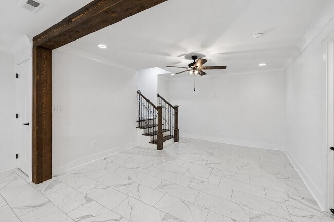 Building Photo - 2104 Williamsport Pike