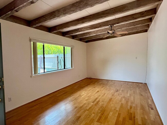 Building Photo - Unfurnished Long-term rental, Procure Only