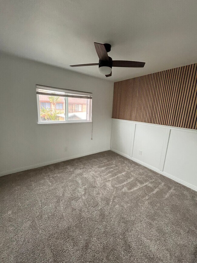 Building Photo - M76 - Rego