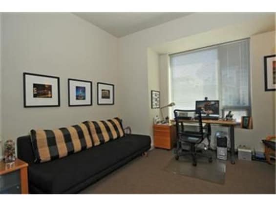 Building Photo - Great 2bd 2ba condo in South Lake Union 2200 complex W/S/G Parking included! SLU's best location