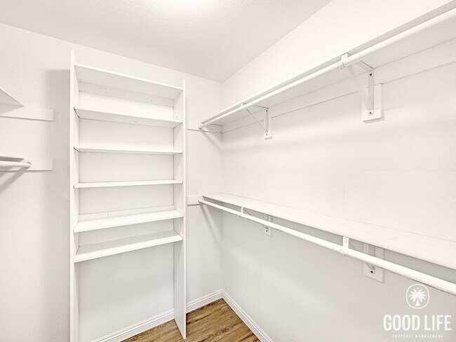 Building Photo - Beautiful 2Bd/2Ba Available In Sabre Springs